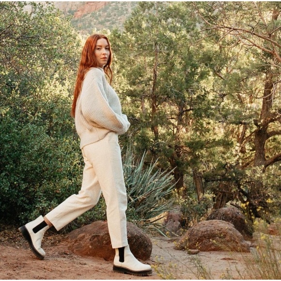 MARC FISHER LTD Pirro Chelsea Lugsole Pull On Leather Ankle Booties Ivory - Picture 4 of 16